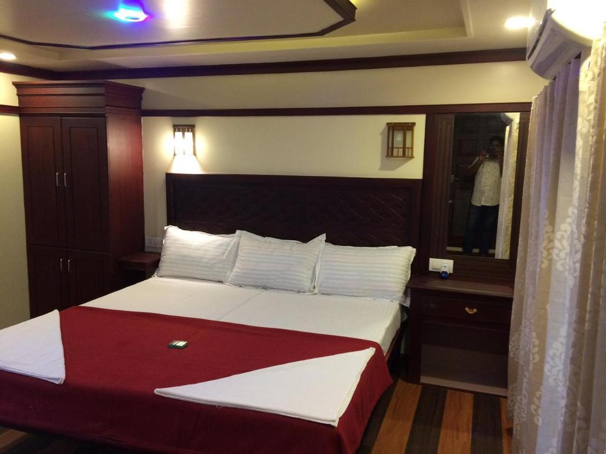 Beach Paradise Day Cruise Houseboat Alappuzha Eksteriør billede