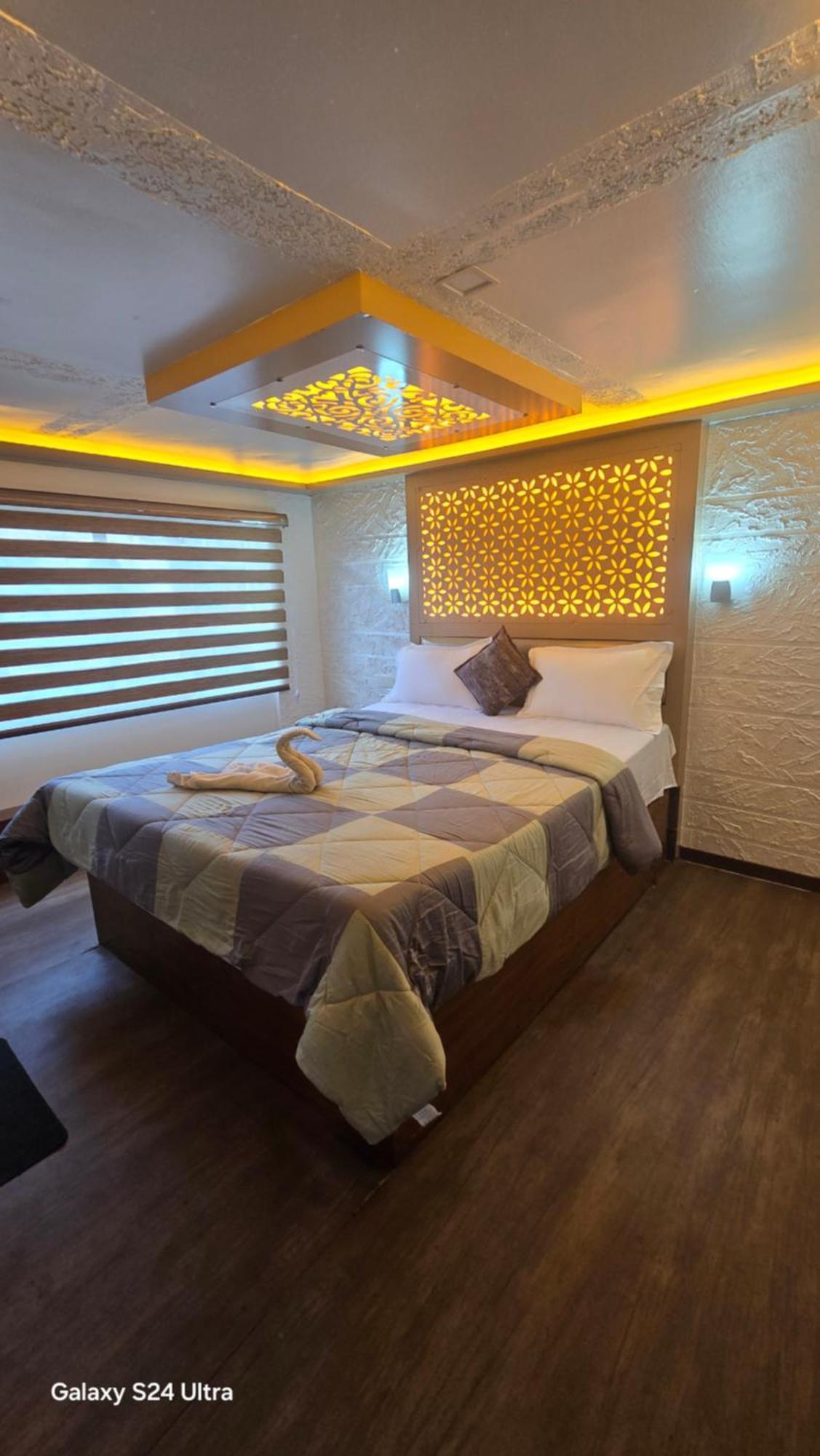 Beach Paradise Day Cruise Houseboat Alappuzha Eksteriør billede