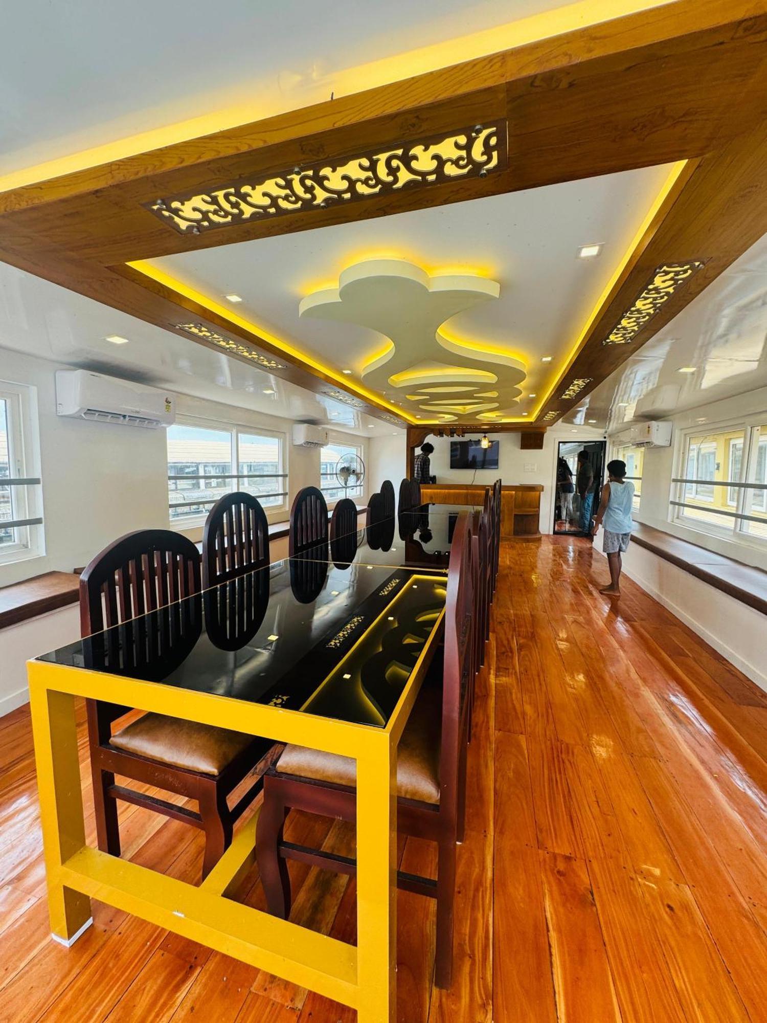 Beach Paradise Day Cruise Houseboat Alappuzha Eksteriør billede